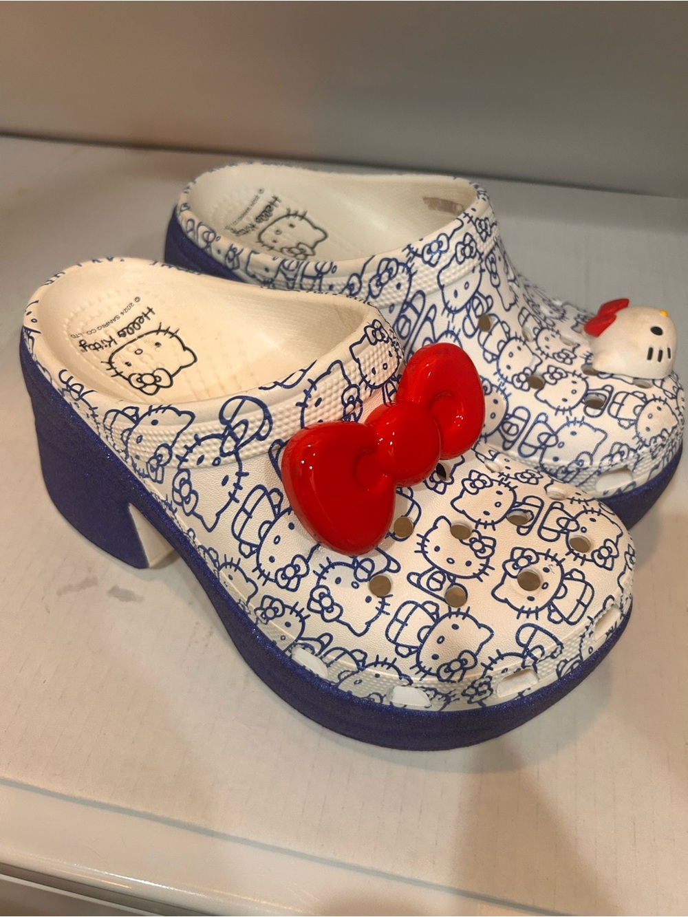 Hello Kitty X Crocs Women’s Size 6 50th Anniversary heeled clogs